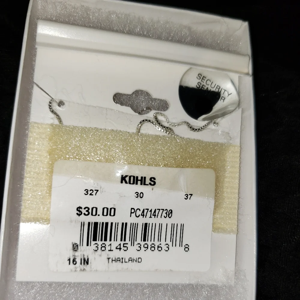 Sterling Silver Frog necklace with 16 Inch box Chain - Picture 5 of 6